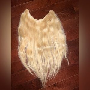 Halo Couture Platinum blonde 16’ Extension.